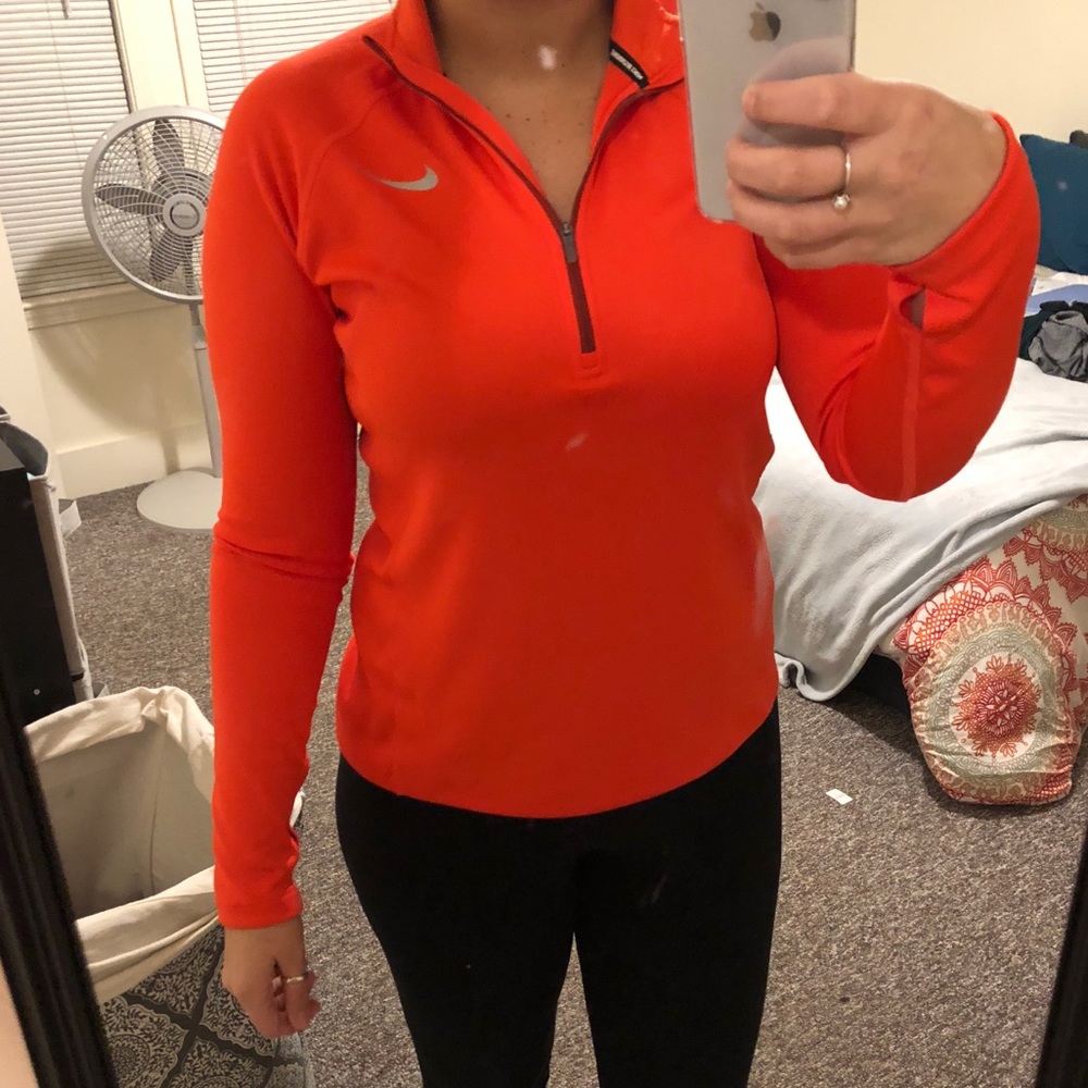 Nike top